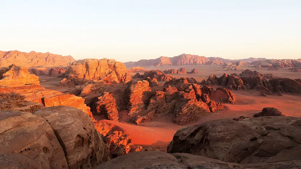 désert de Wadi Rum, Jordanie, avant le coucher du soleil